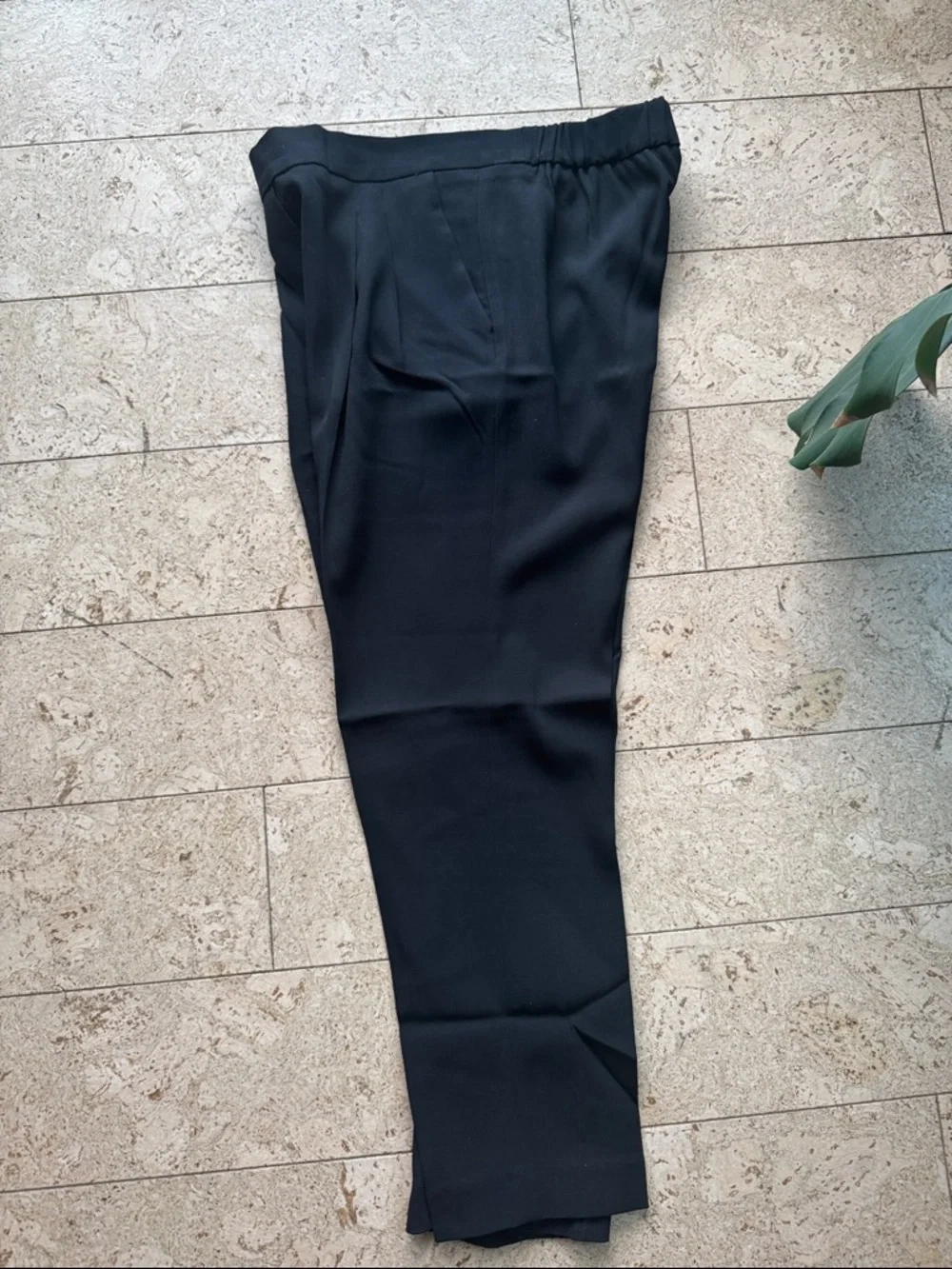 Babaton Black Pleated Trousers - Picture 4 of 7